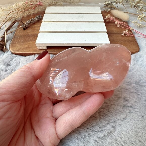 Gorgeous Gemmy Rose Quartz Double Heart Carving - Picture 7 of 7